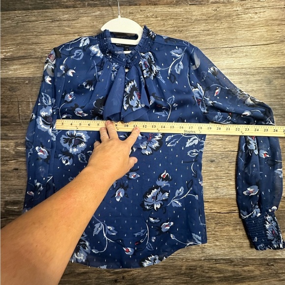 White House Black Market Blue Ruffled Floral Blouse - Picture 6 of 10
